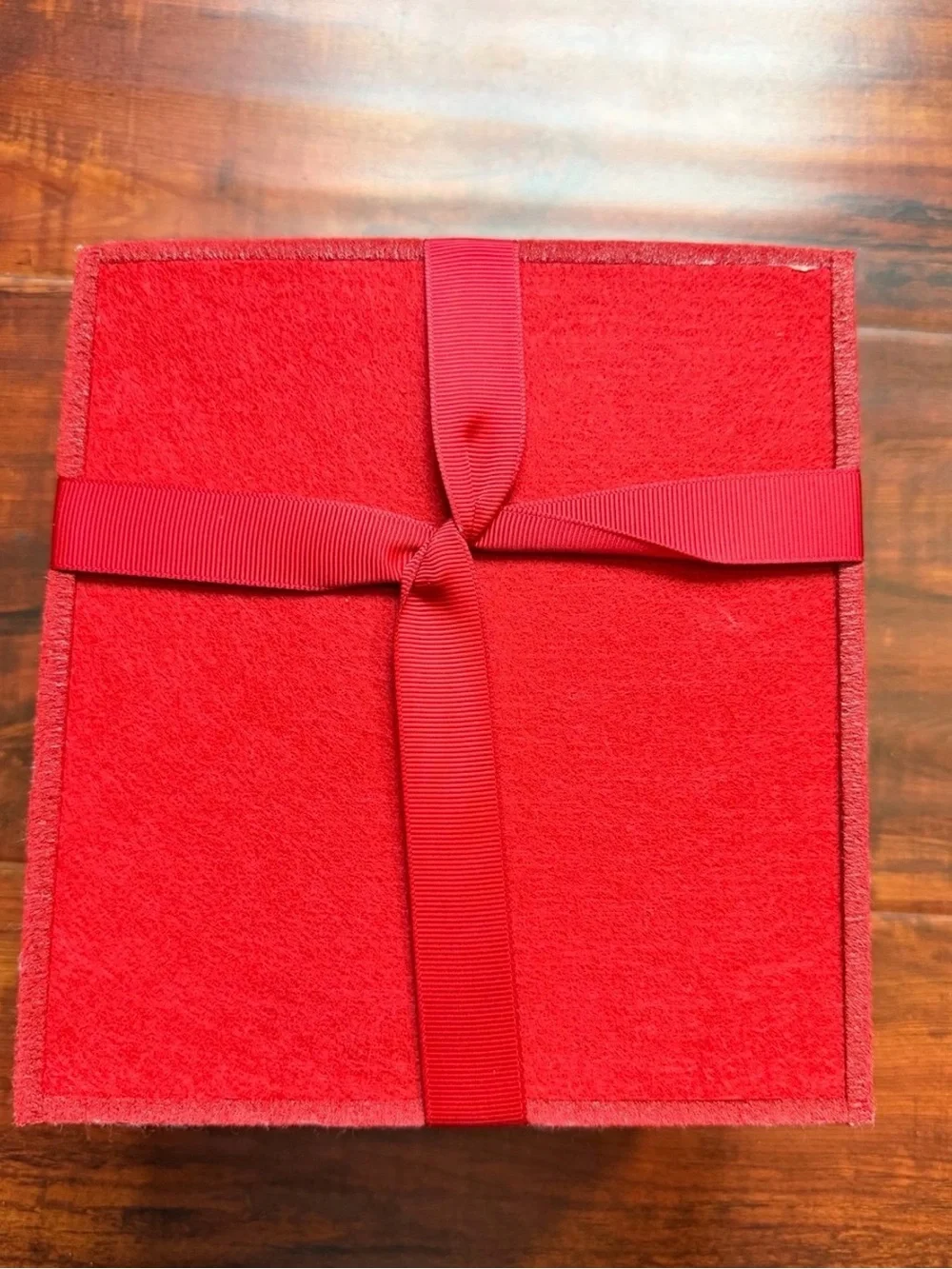 Valentines Day 2 Pack Hand Towels NWT